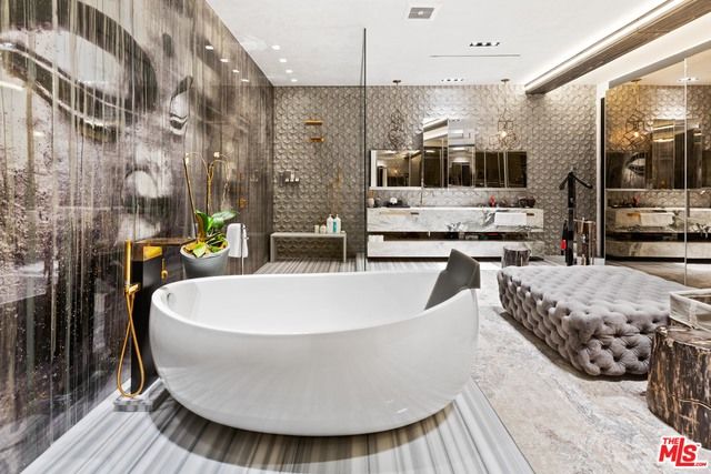 Bathroom, Free Standing Baths, Glass Shower, Interior, Recessed Lighting