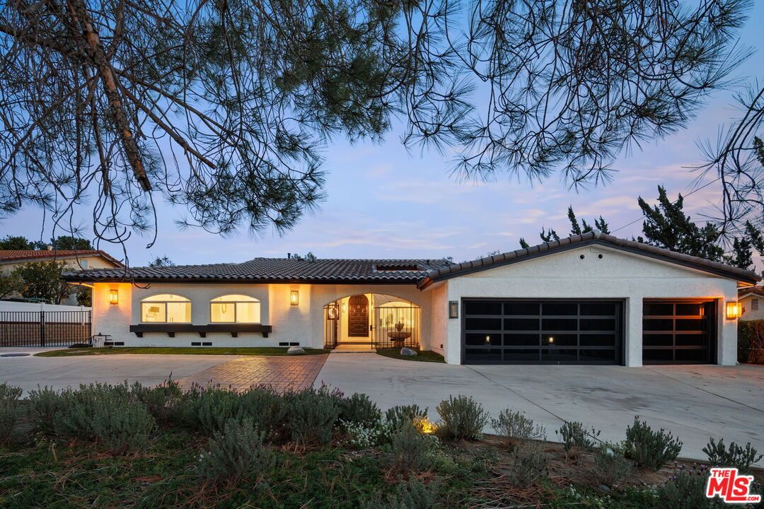 Attached, Exterior, Facade, Spanish Mediterranean
