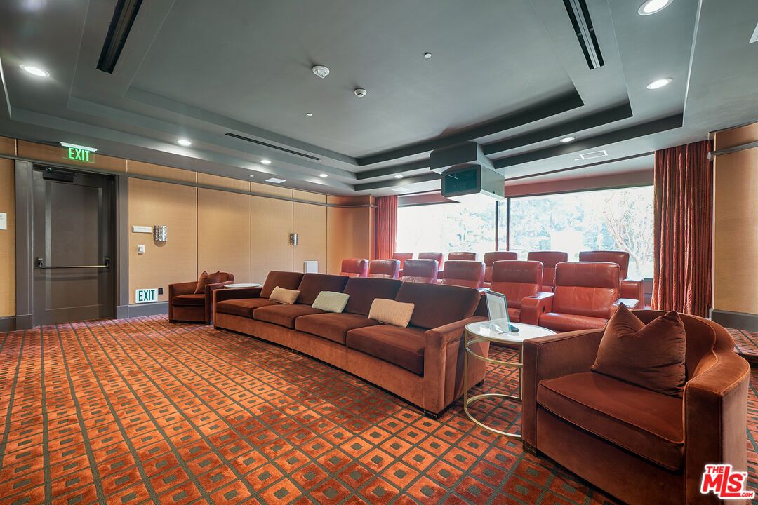 Interior, Projection Screen, Recessed Lighting, Theatre Room