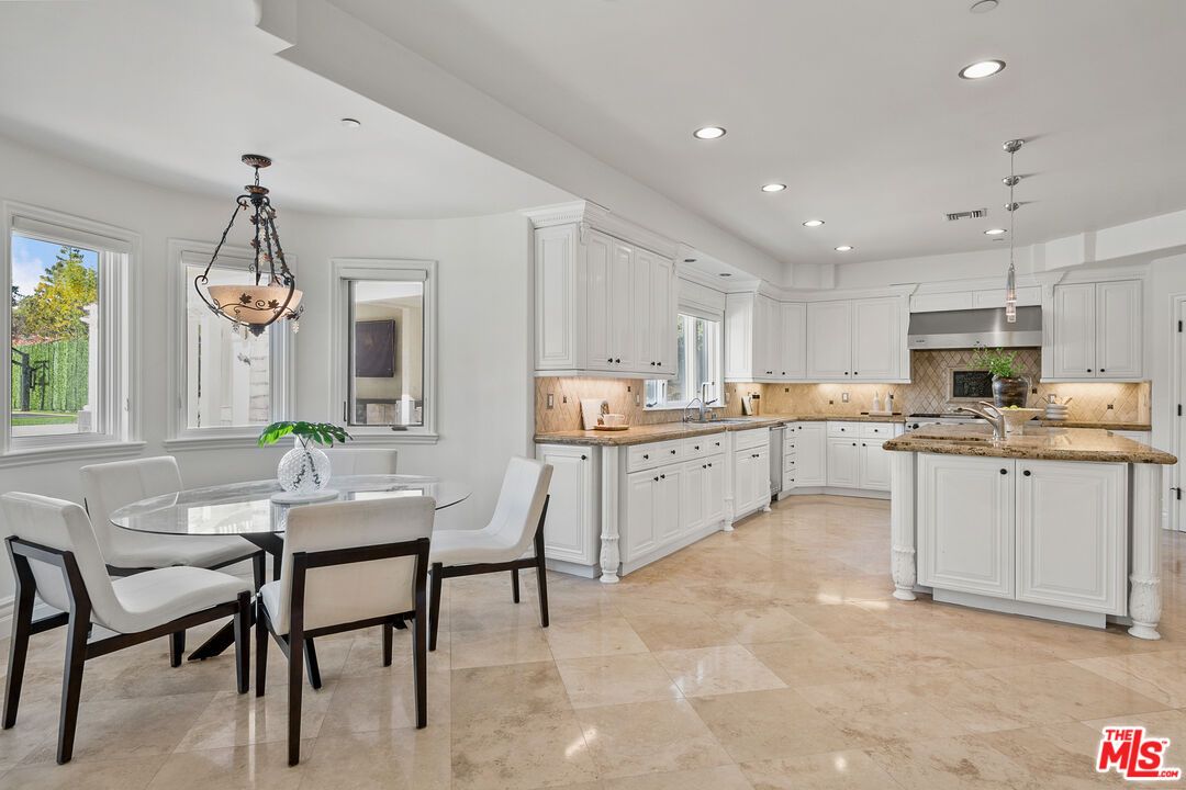 Dining room, Interior, Kitchen, Pendant Lights, Recessed Lighting