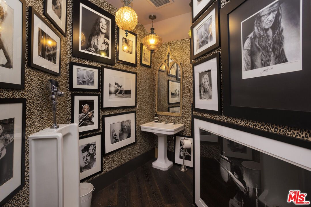 Bathroom, Interior, Pendant Lights, Wood Texture Flooring