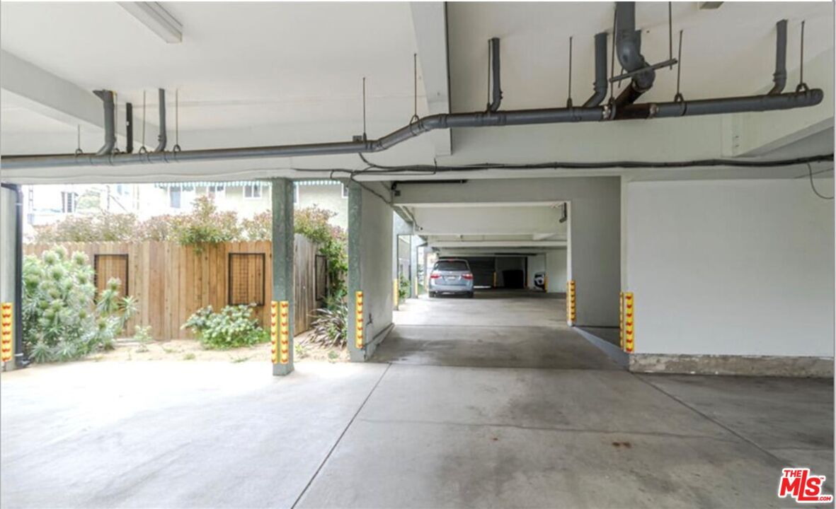 Garage, Interior