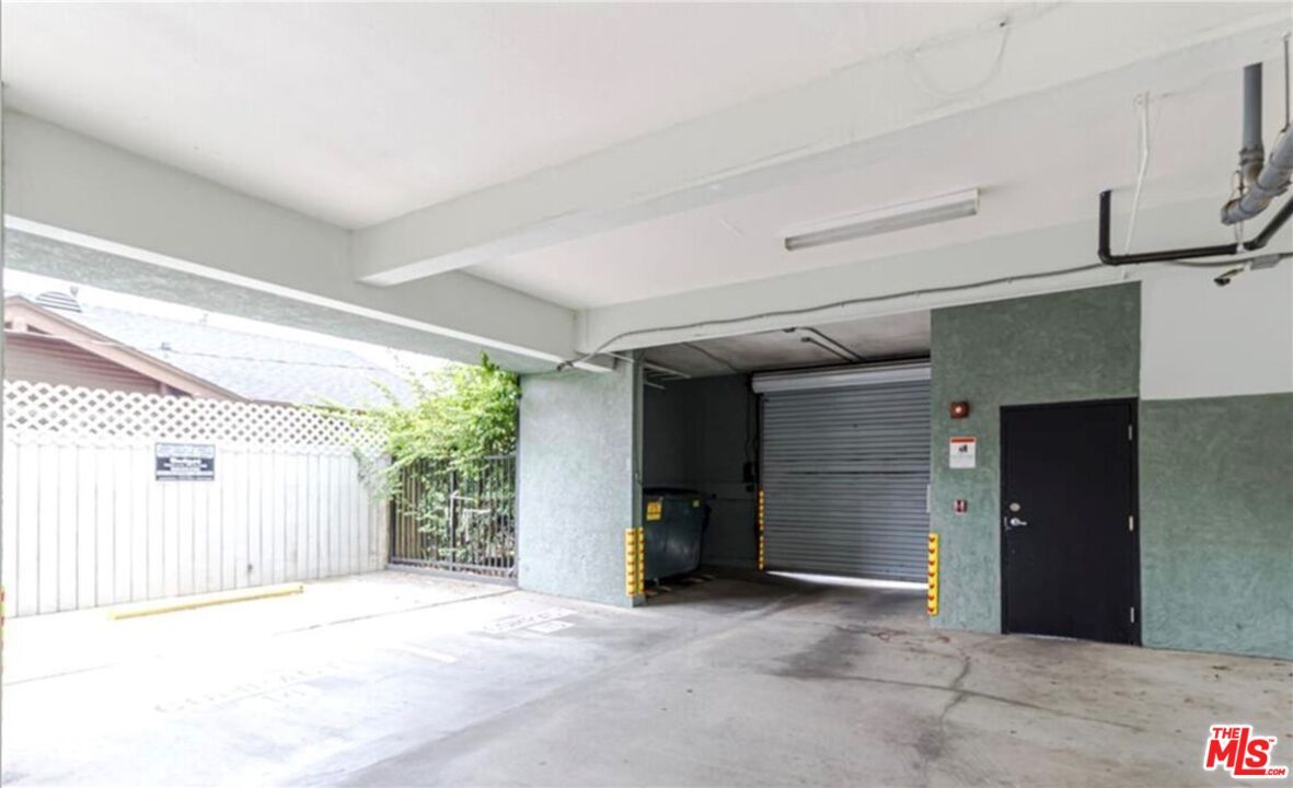 Garage, Interior