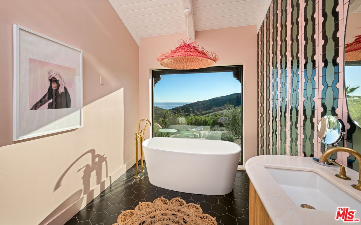 Bathroom, Free Standing Baths, Interior, Water