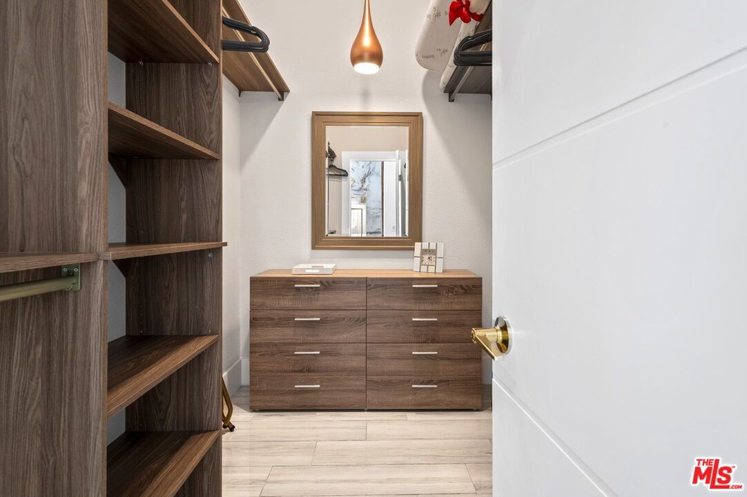 Interior, Walk-in Closets, Wood Texture Flooring