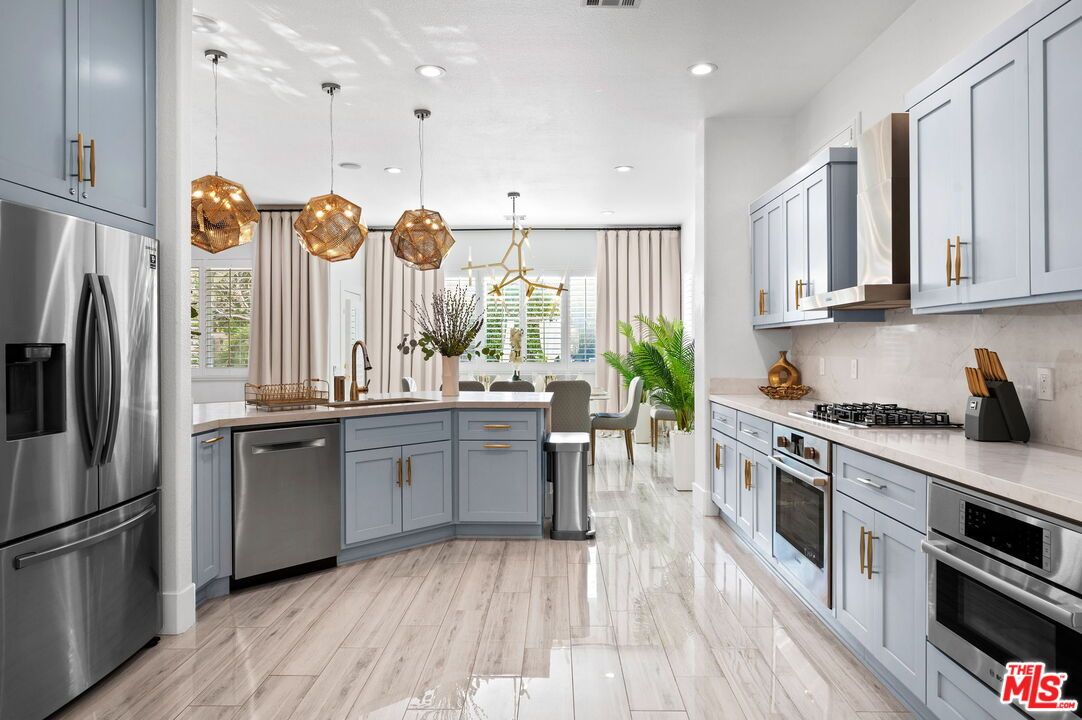 Dining room, Interior, Kitchen, Marble, Pendant Lights, Recessed Lighting, Stainless Steel Appliances