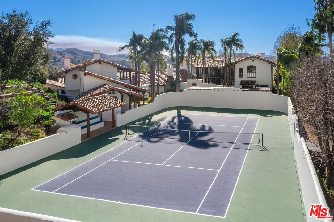 Exterior, Tennis Courts