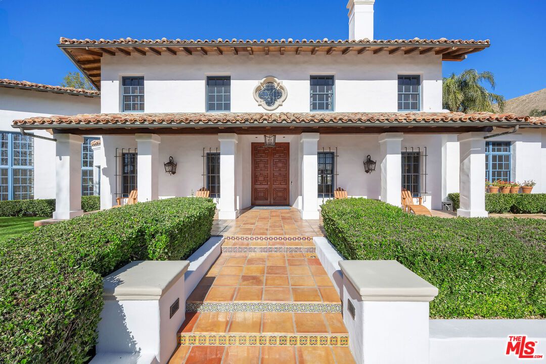 Exterior, Facade, Spanish Mediterranean