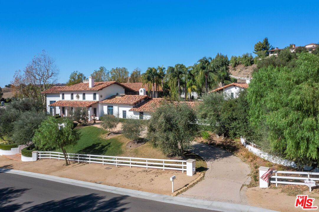 Exterior, Facade, Mediterranean