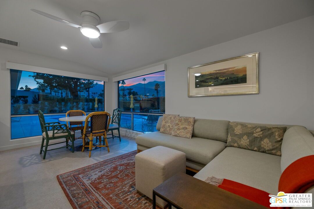 Dining room, Interior, Living room, Recessed Lighting