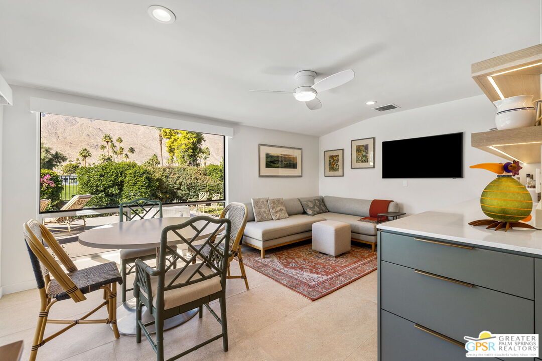 Dining room, Interior, Living room, Recessed Lighting