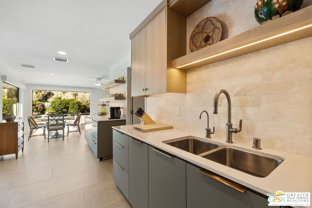 Dining room, Interior, Kitchen, Recessed Lighting