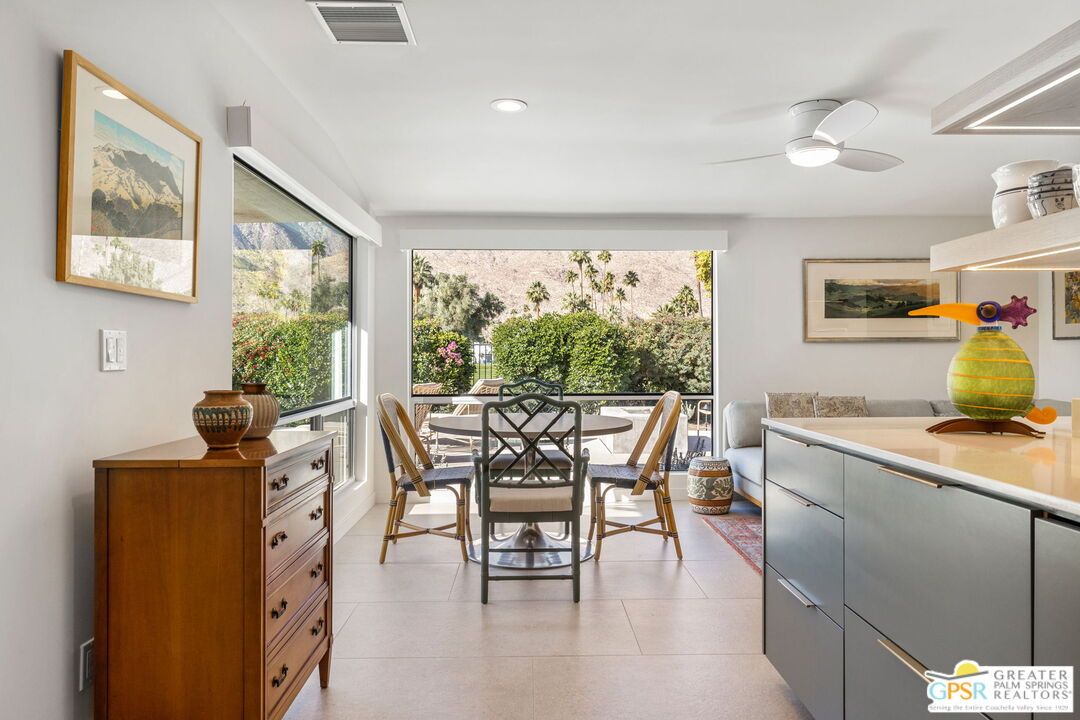 Dining room, Interior, Recessed Lighting