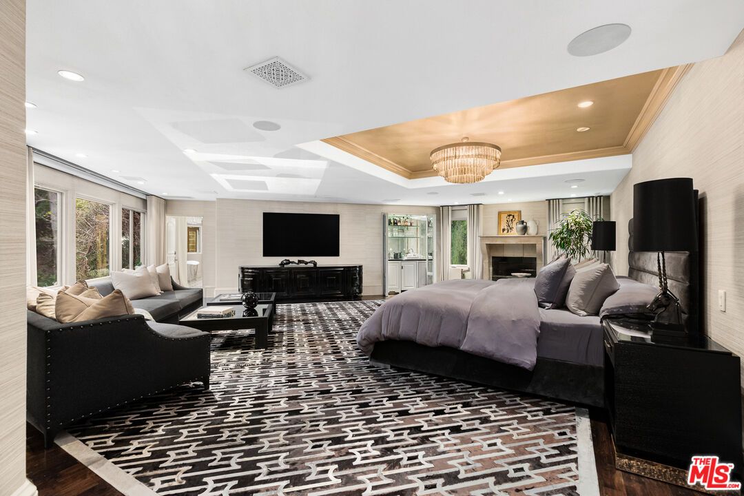 Chandelier, Fireplace, Interior, Living room, Recessed Lighting, Wood Texture Flooring