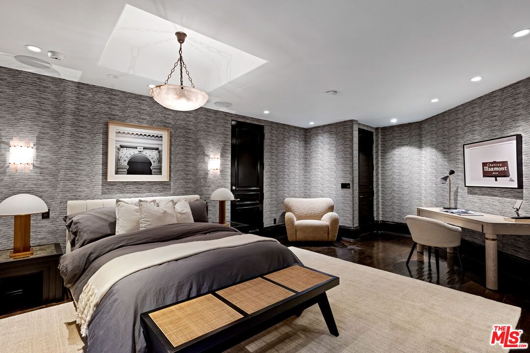 Bedroom, Home Office, Interior, Pendant Lights, Recessed Lighting, Wood Texture Flooring