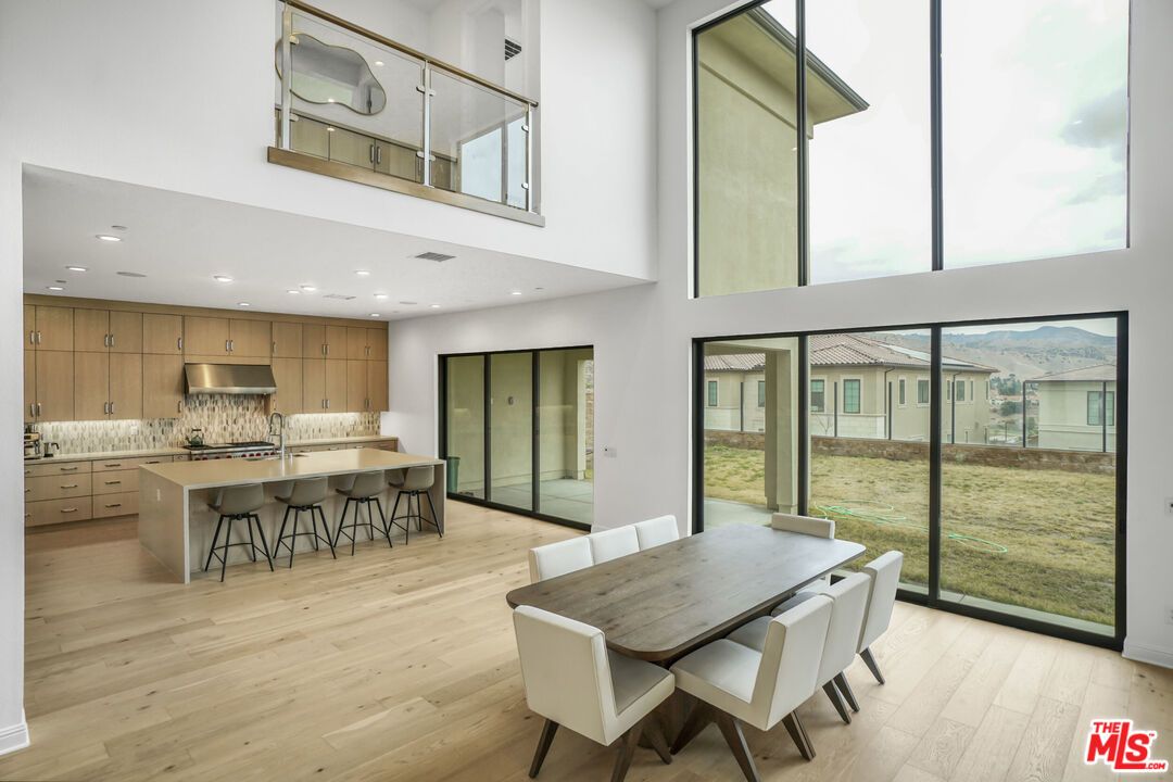 Dining room, Interior, Kitchen, Recessed Lighting, Wood Texture Flooring