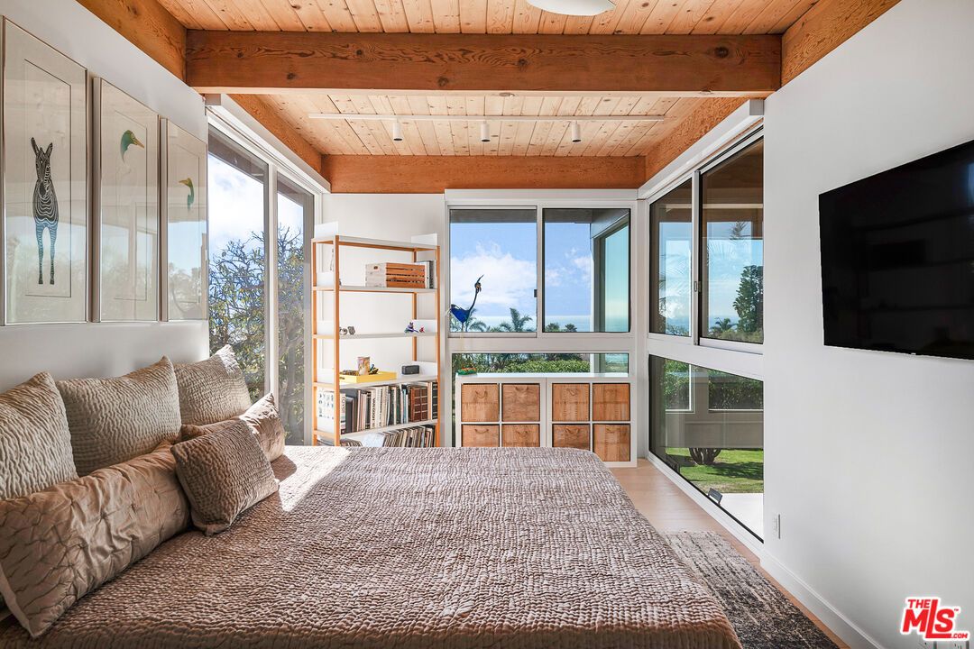 Bedroom, Interior, Wooden Beams, Wooden Ceilings