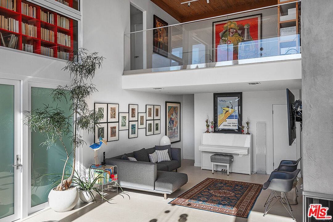 Interior, Living room, Piano