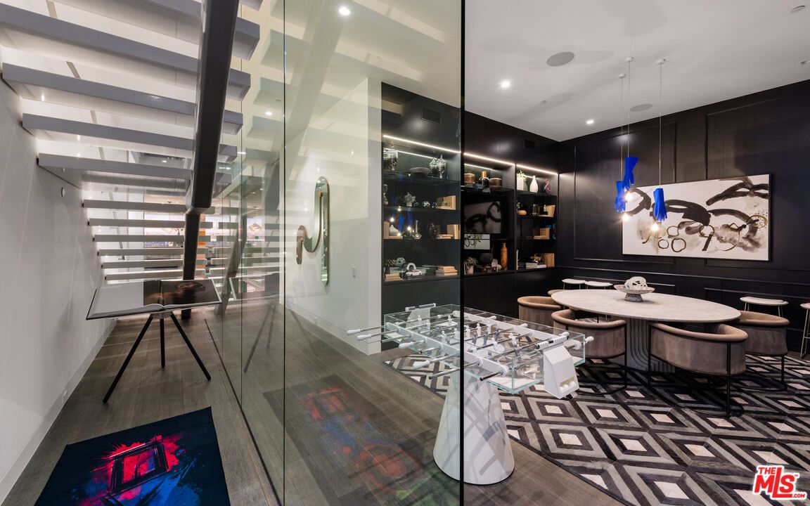 Dining room, Interior, Pendant Lights, Recessed Lighting