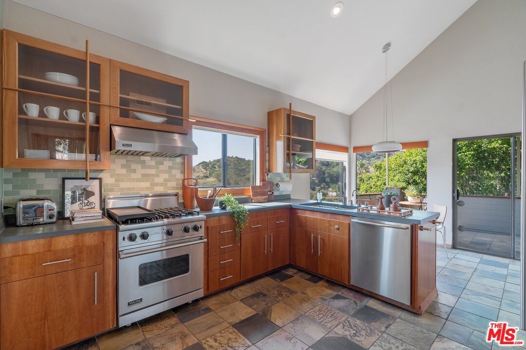Interior, Kitchen, Pendant Lights, Recessed Lighting, Stainless Steel Appliances