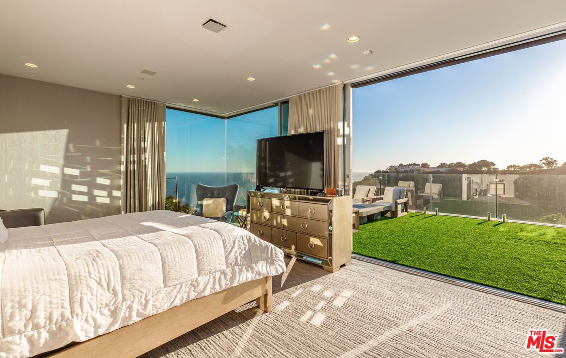 Bedroom, Interior, Recessed Lighting, Water