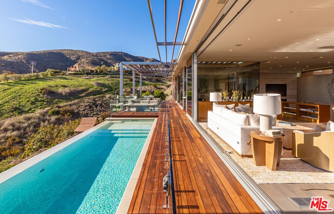 Exterior, Pool, Other