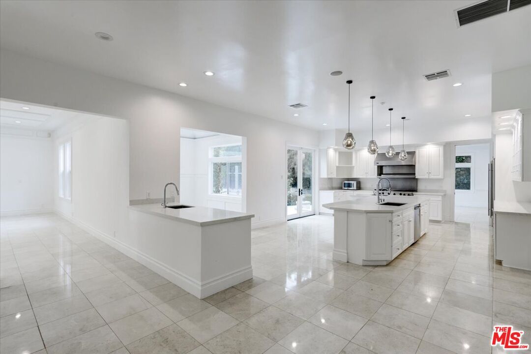 Interior, Kitchen, Pendant Lights, Recessed Lighting, Stainless Steel Appliances