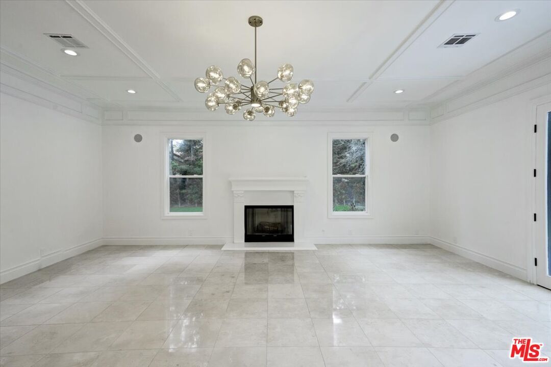Empty room, Fireplace, Interior, Pendant Lights, Recessed Lighting
