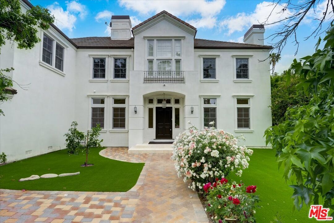 Exterior, Facade, French Provincial