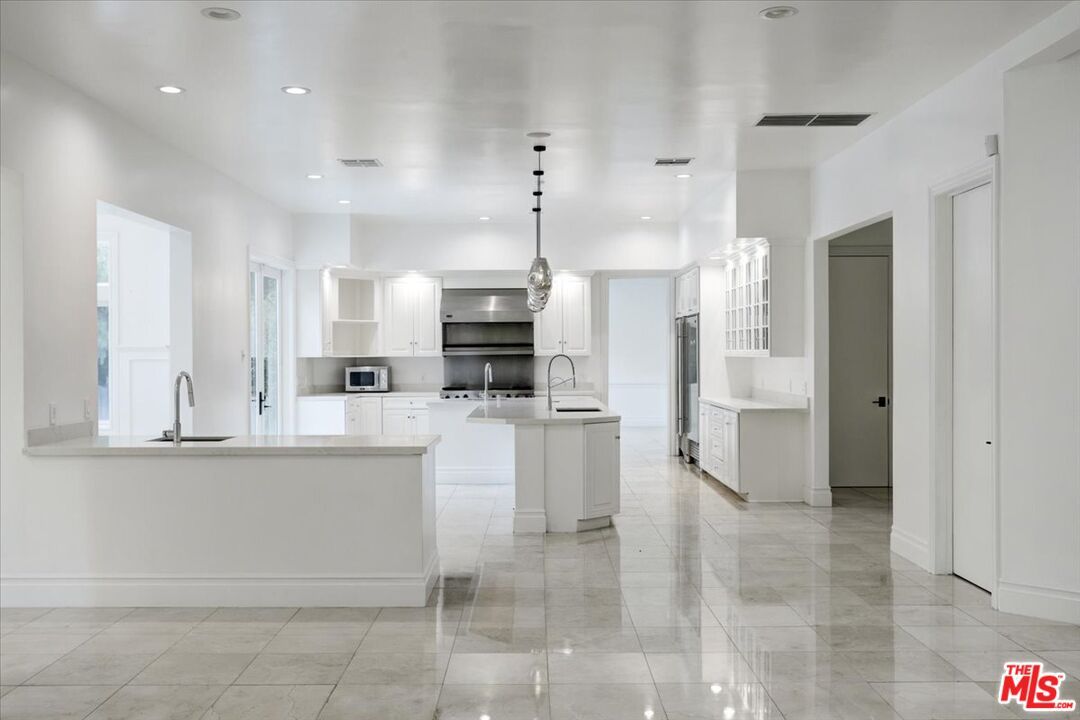 Interior, Kitchen, Pendant Lights, Recessed Lighting, Stainless Steel Appliances