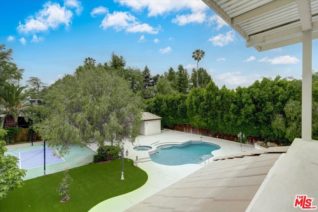 Exterior, Pool, Tennis Courts