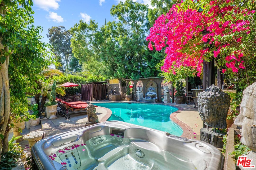 Exterior, Hot Tub, Pool
