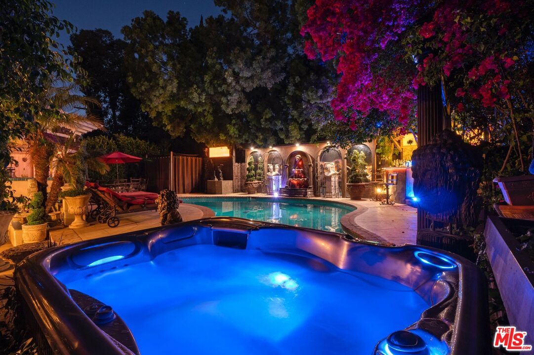 Exterior, Hot Tub, Pool