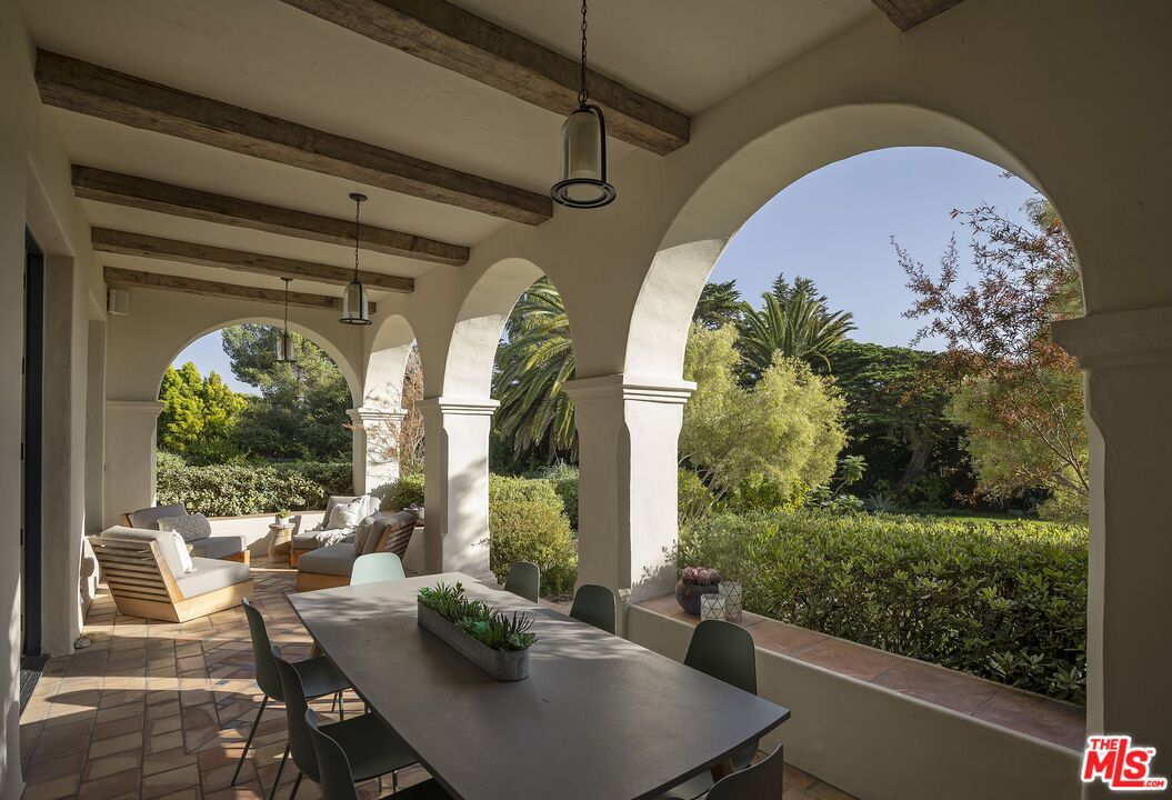 Exterior, Pendant Lights