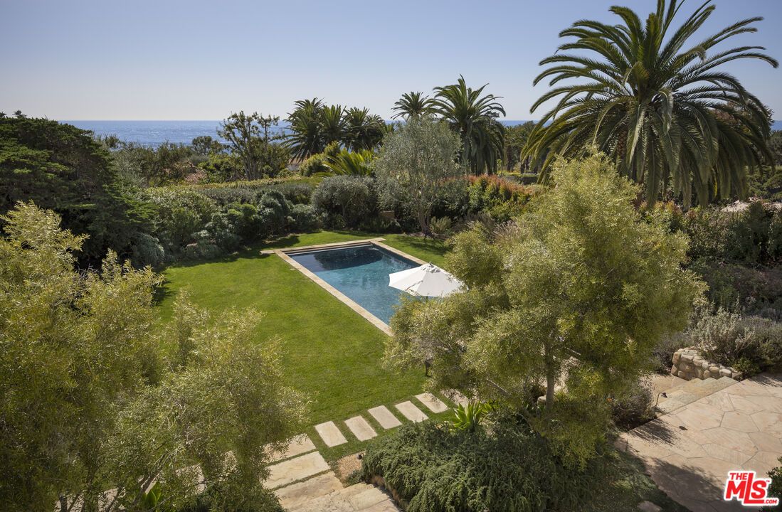 Backyard, Exterior, Pool, Water