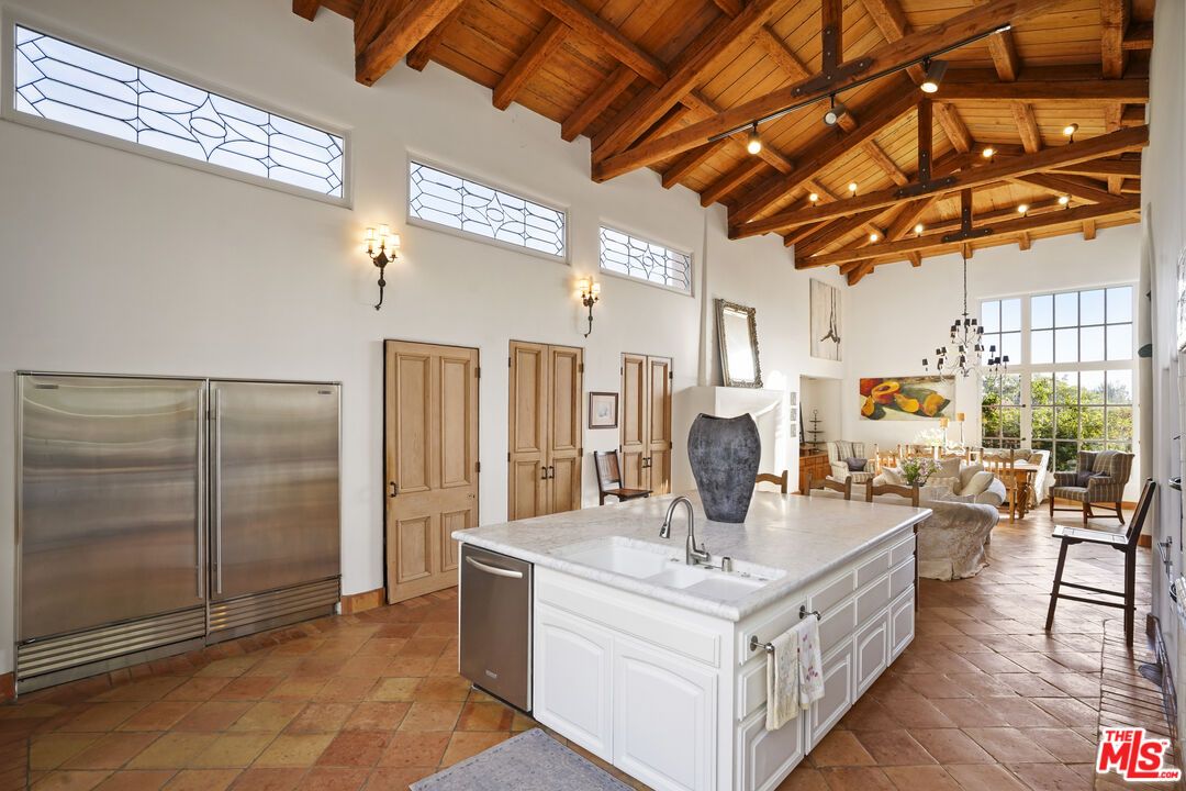 Interior, Kitchen, Living room, Pendant Lights, Stainless Steel Appliances, Wooden Beams, Wooden Ceilings