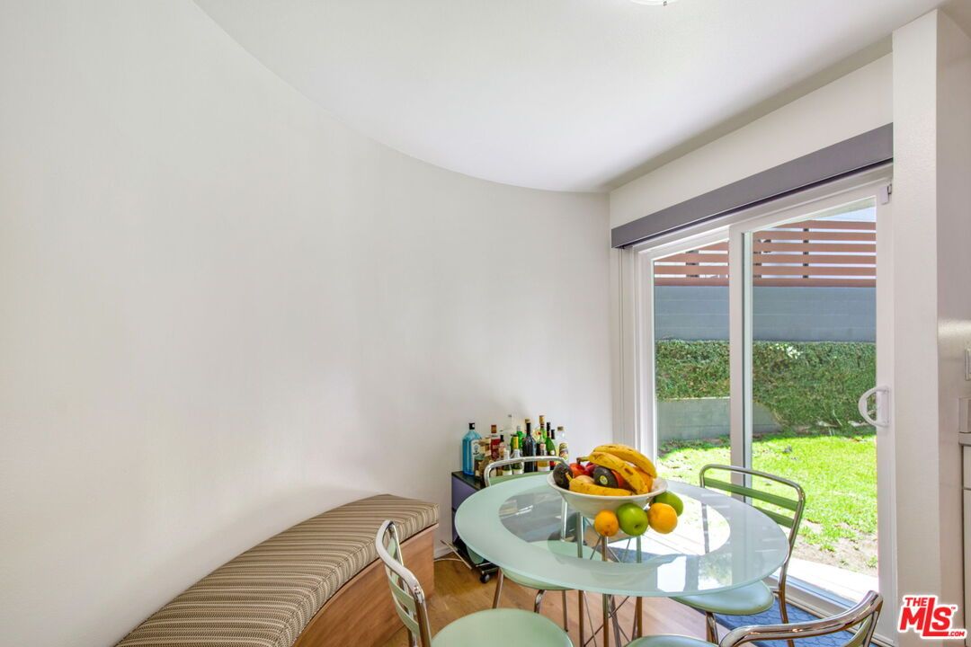 Dining room, Interior
