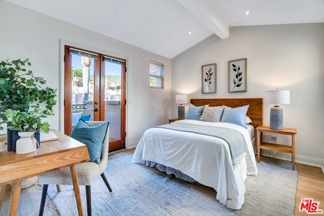 Bedroom, Home Office, Interior, Recessed Lighting, Wood Texture Flooring