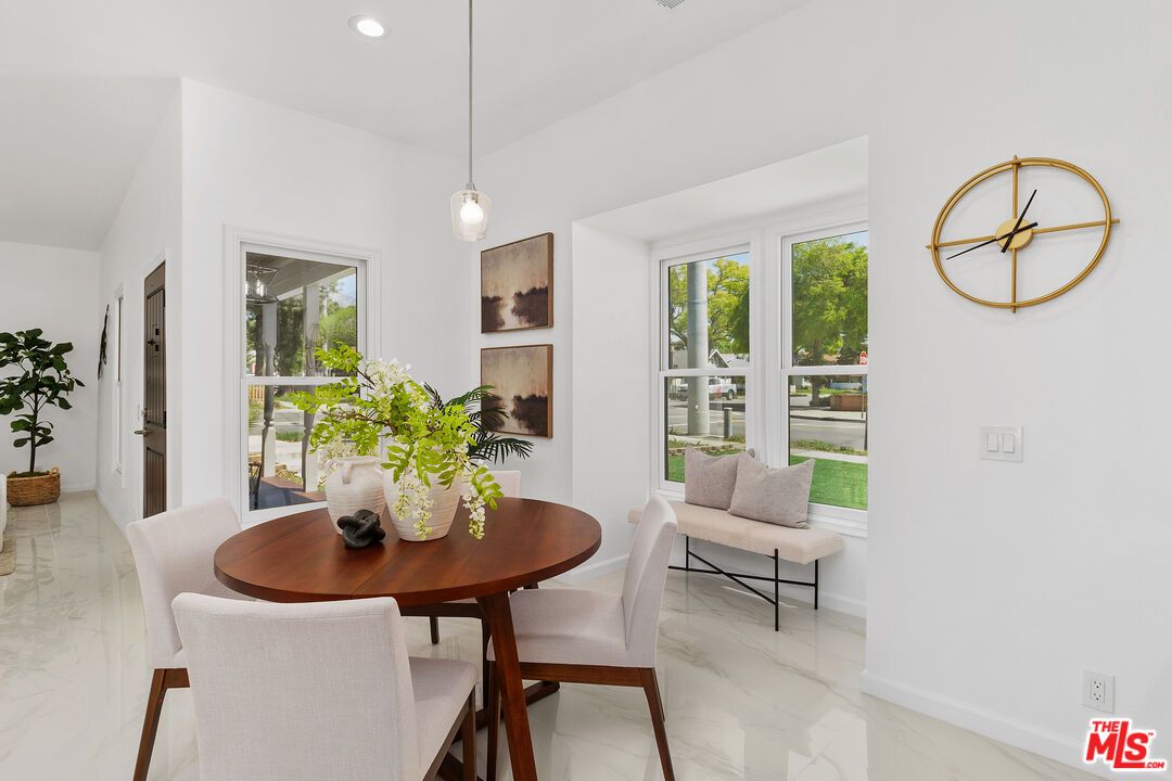 Dining room, Interior, Marble, Pendant Lights, Recessed Lighting