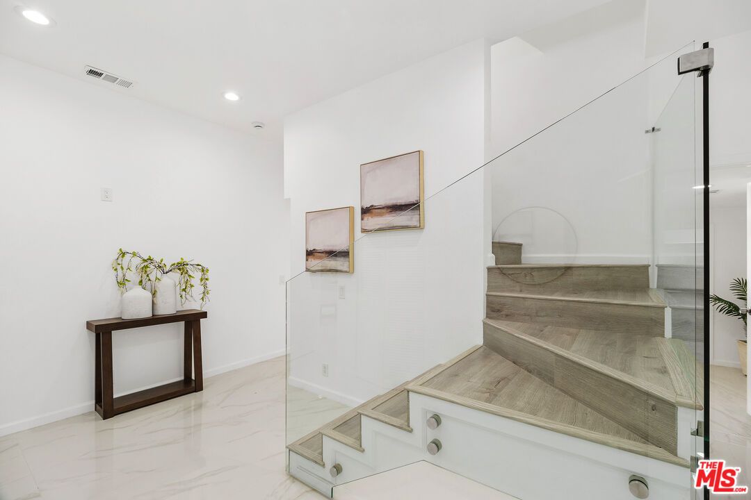 Interior, Marble, Recessed Lighting