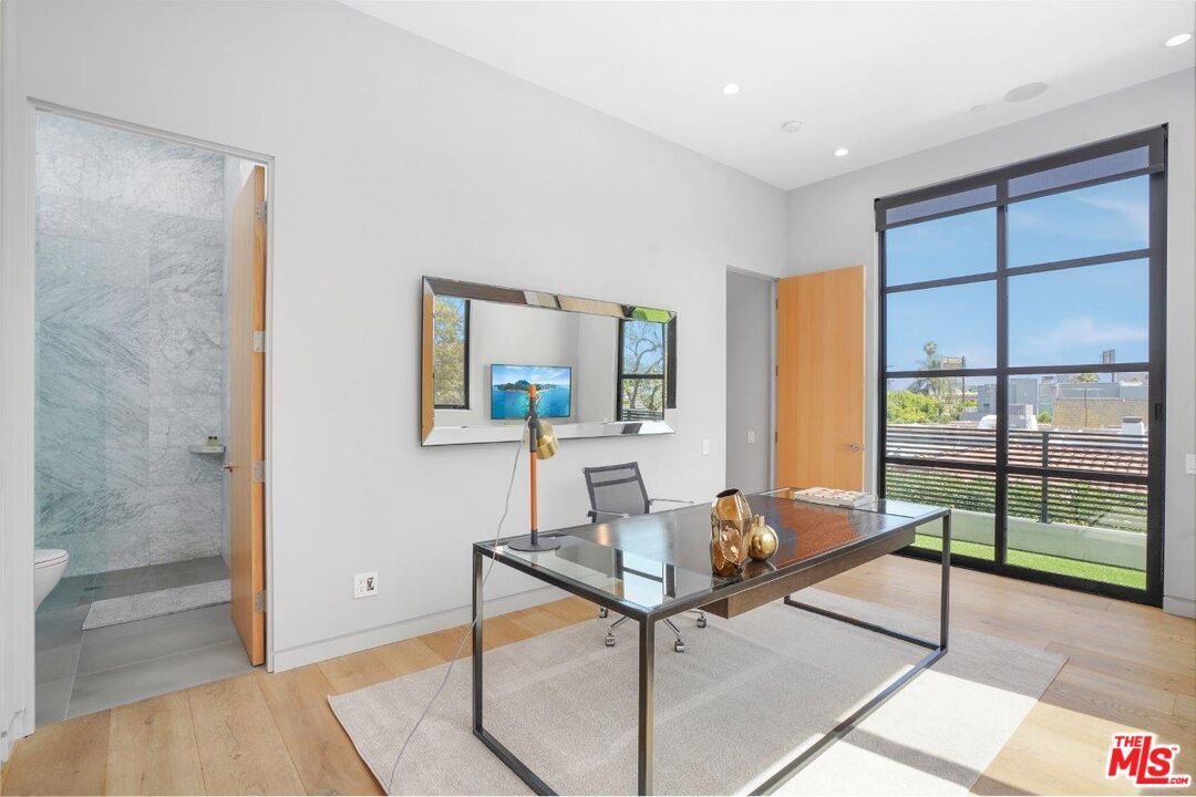 Home Office, Interior, Recessed Lighting, Wood Texture Flooring