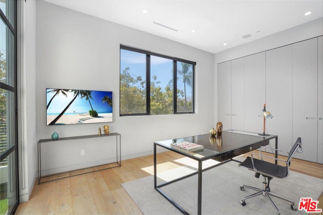 Home Office, Interior, Recessed Lighting, Wood Texture Flooring