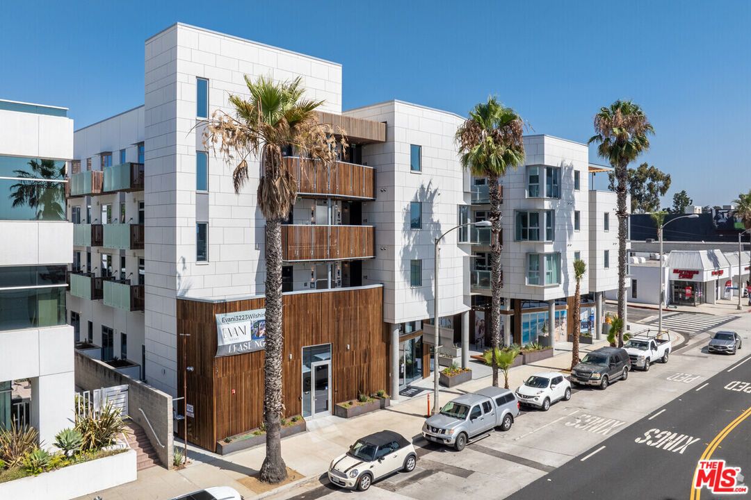 Exterior, Facade, Condo Building