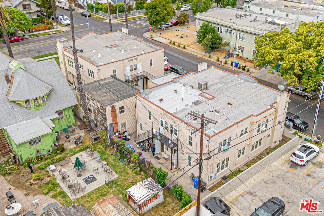 Exterior, Drone