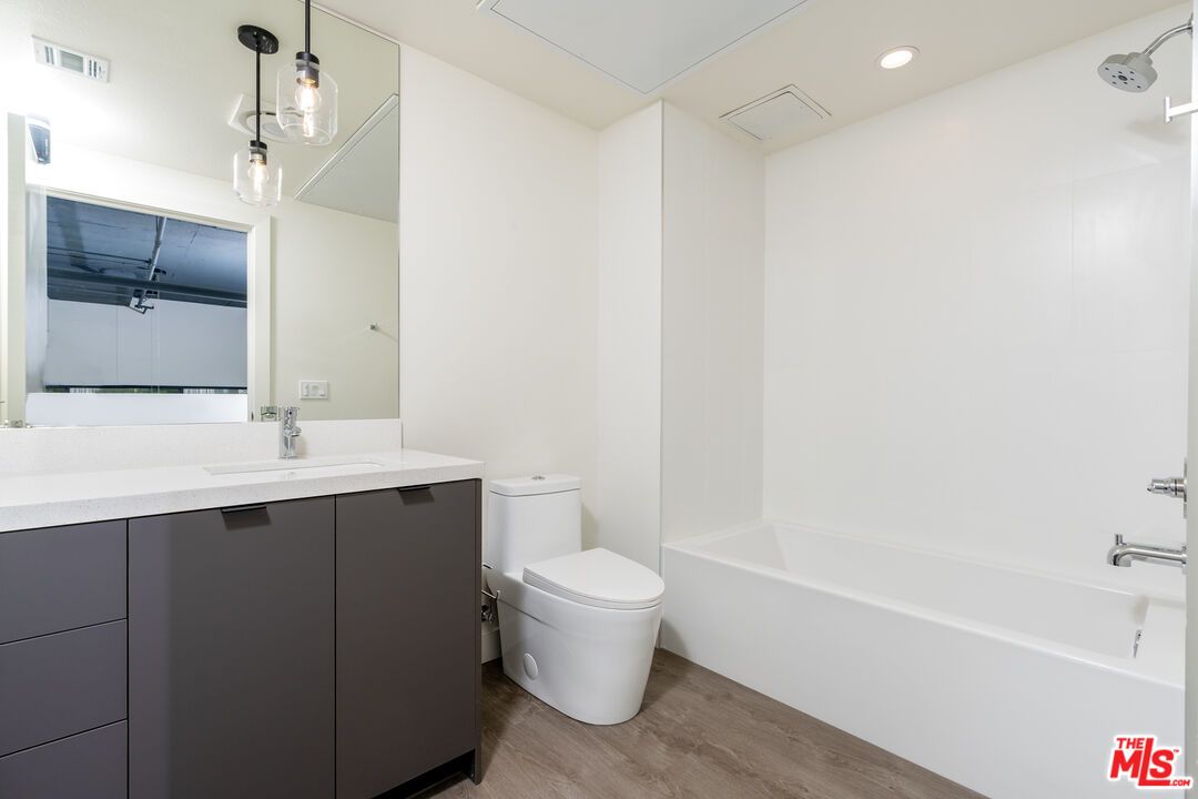Bathroom, Interior, Pendant Lights, Recessed Lighting, Wood Texture Flooring
