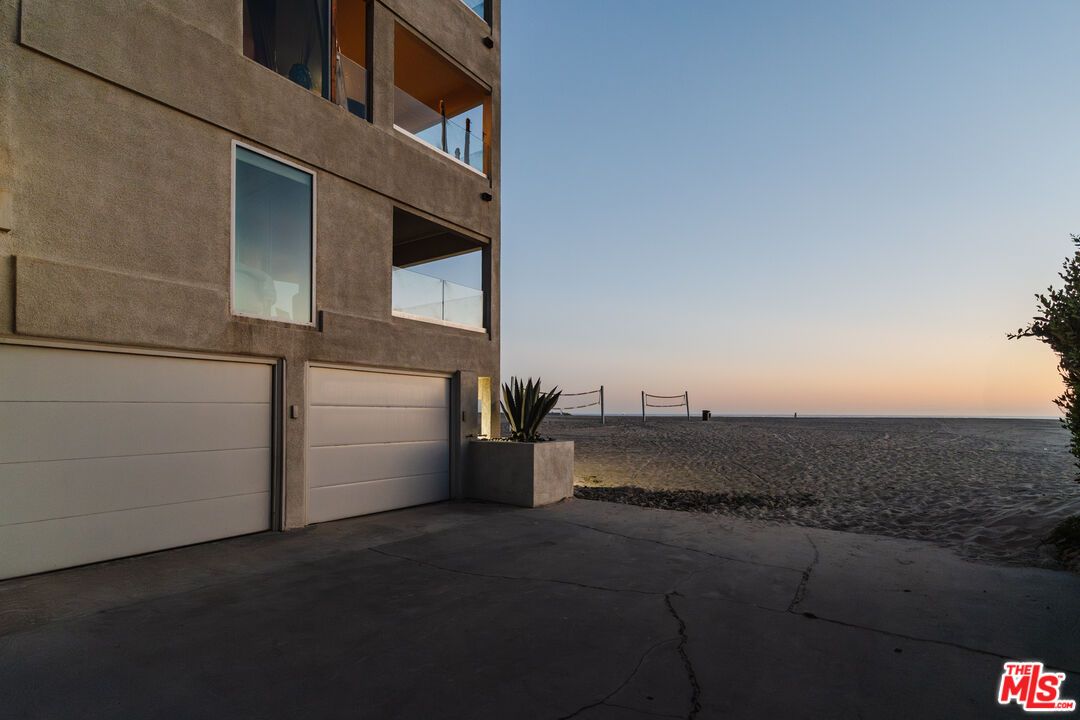 Exterior, Water
