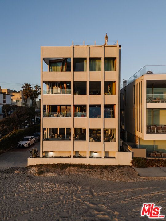 Exterior, Facade, Condo Building