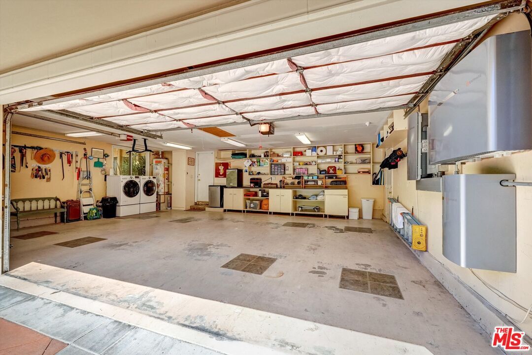 Garage, Interior, Washer