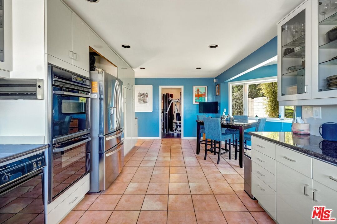Dining room, Interior, Kitchen, Recessed Lighting, Stainless Steel Appliances