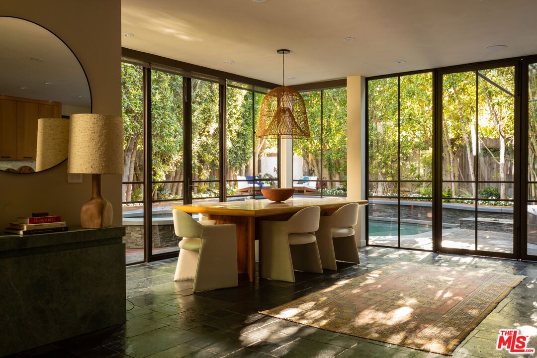 Dining room, Interior, Pendant Lights, Recessed Lighting